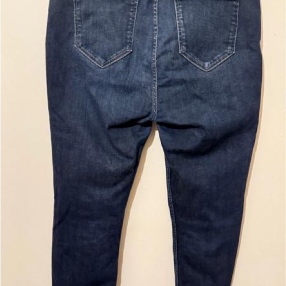 Solid Black ItemJeans